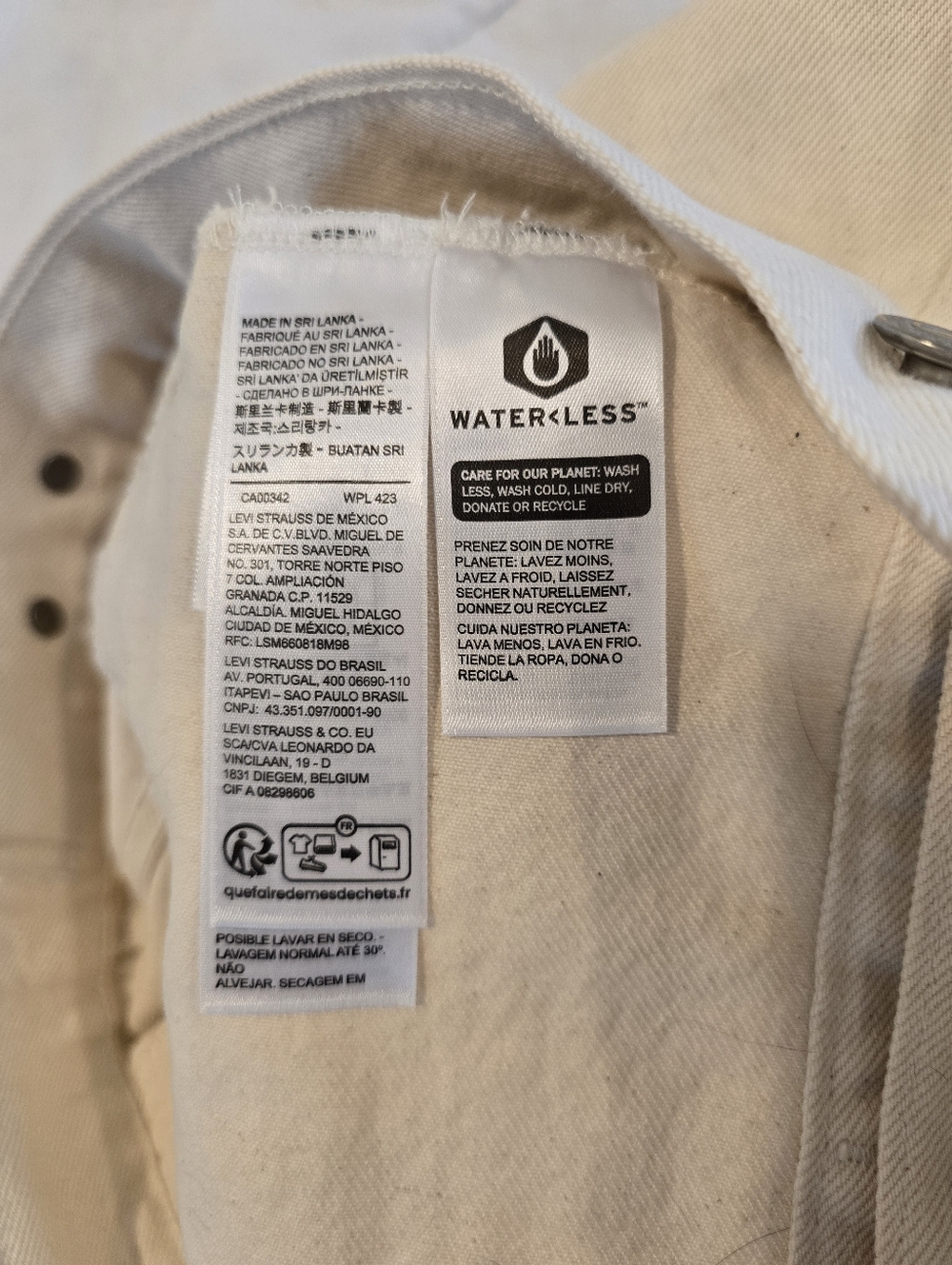 Levi's Womens NWT Ex-Boyfriend Trucker Jacket White Size Small - Picture 13 of 16